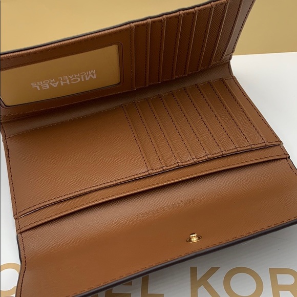 Michael Kors Michael Kors Jet Set Travel Trifold - Picture 14 of 16